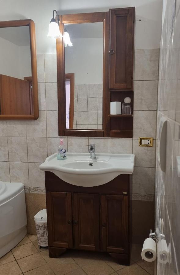 Casa Mille Baci Con Parcheggio Lägenhet Livorno Exteriör bild
